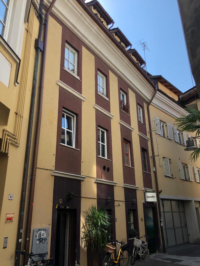 Life Room Bolzano Bagian luar foto